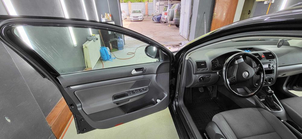 Продам Гольфа універсал 2008 року. Газ бензин. Мотор 1,6. 102 к.с.