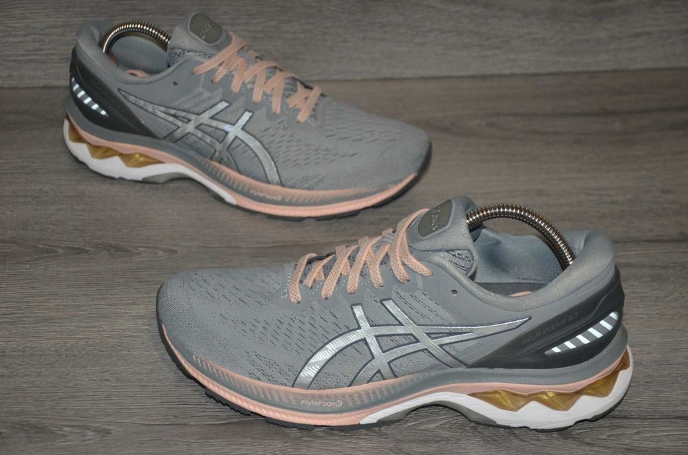 Продам кросівки Фірма Asics Gel-Kayano 27 .