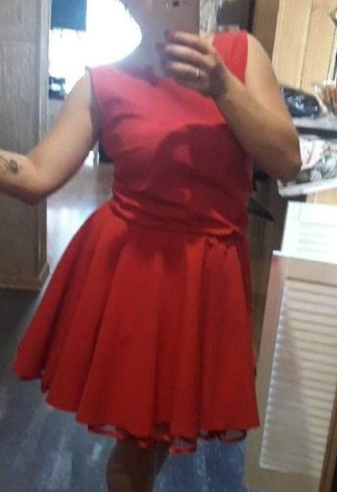 Sukienka czerwona z Tiulem rozmiar 38