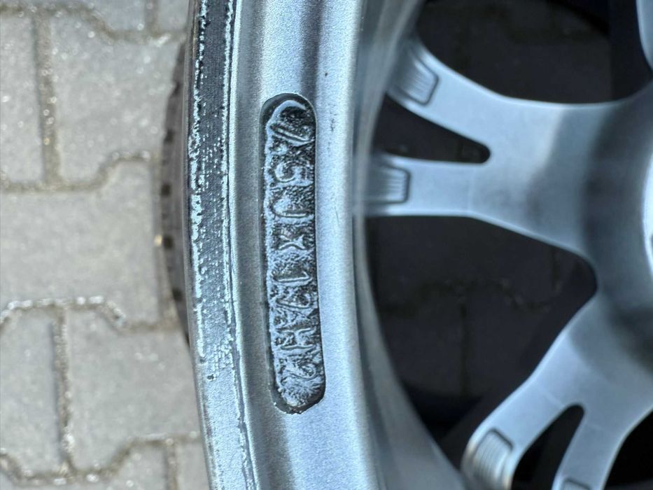 Felgi aluminiowe 17" 5x100 7,5J ET35 Vw Skoda Seat Audi Toyota itp.