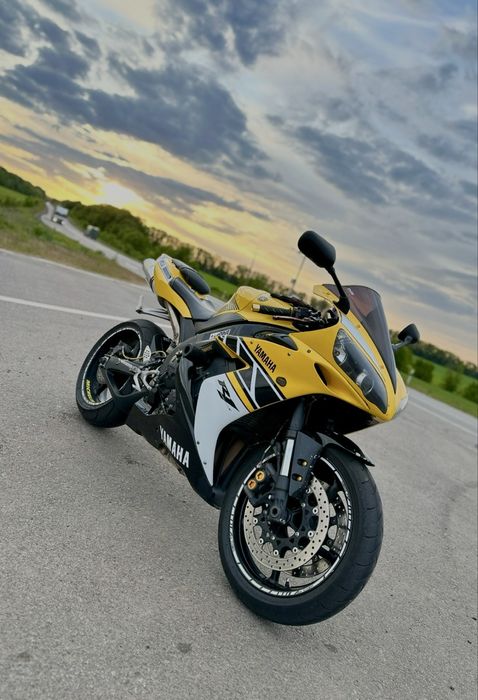 Yamaha yzf R1 2005 року