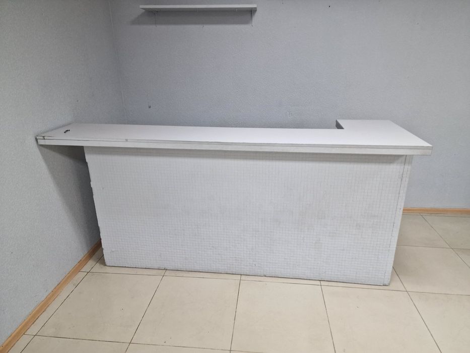 Професійний стіл рецепції