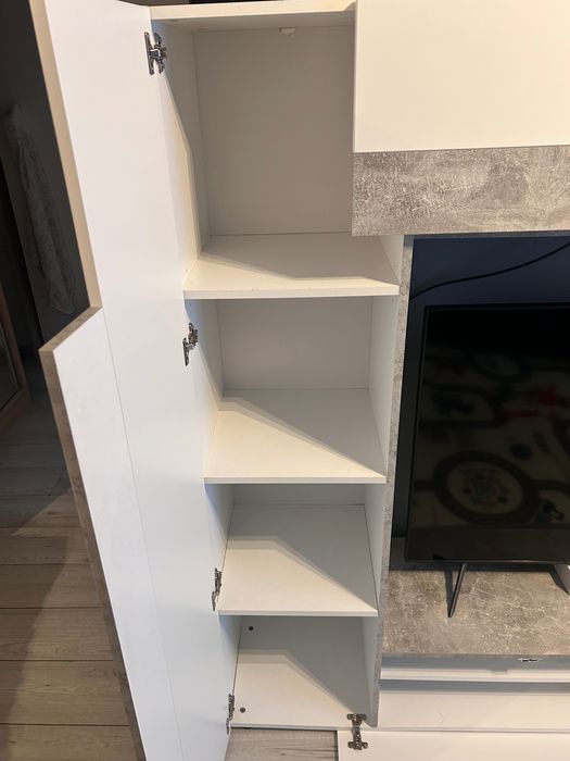 Meblościanka, window