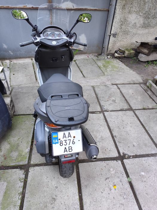 Aprilia Leonardo 300 2005