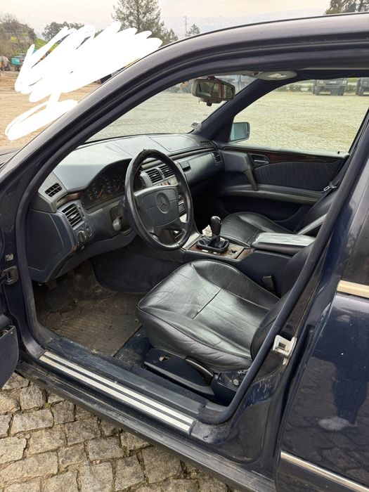 Mercedes-Benz E300 W210 3.0 Diesel – Clássico