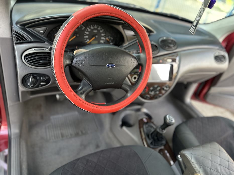 Ford Focus 1 2000,1.6 бензин
