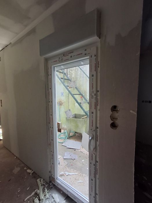 Portada em PVC – 750×1800 mm (com estores: 2000 mm)