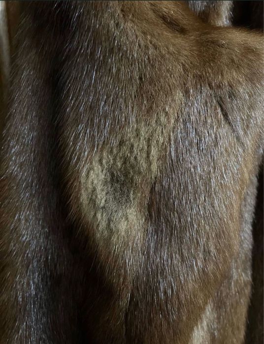 Натуральная полноразмерная шуба из меха нутрии Ferretking