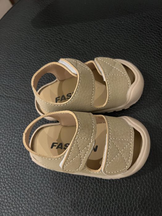 Дитячі босоніжки, нові, довжина стопи 11,8