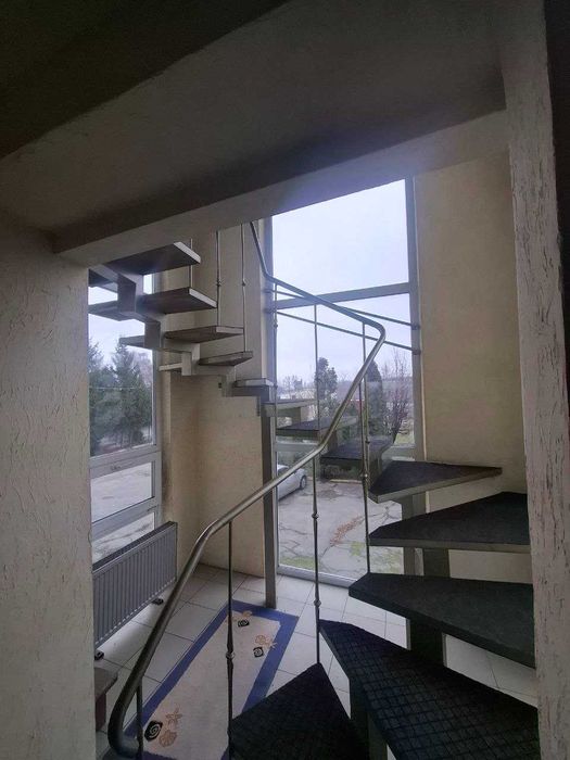 Продаж готелю з власною територією