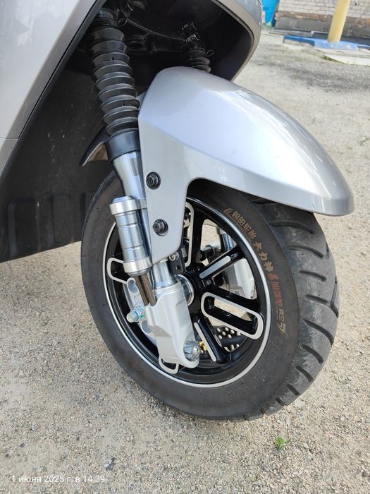 Електроскутер Aima A700