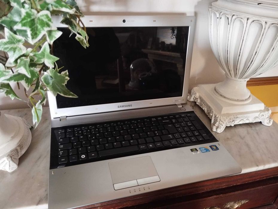 Portátil Samsung NP-RV511