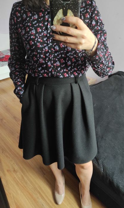 Czarna rozkloszowana spódnica rozm. L