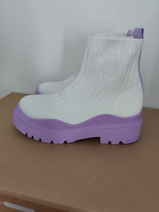 Nowe buty na platformie rozm.38