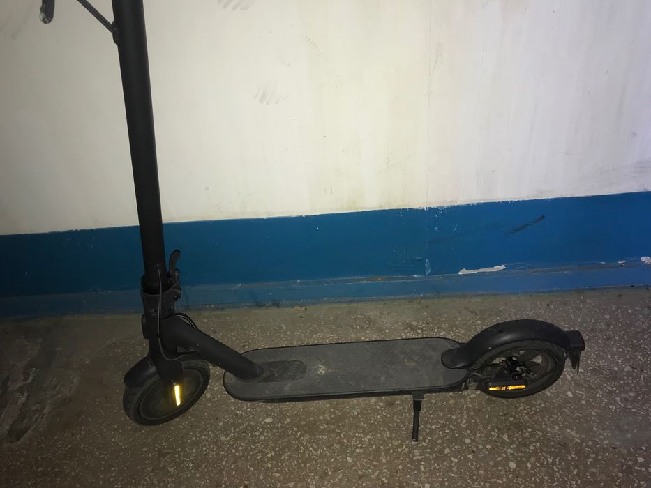 Электросамокат Xiaomi Mi Essential  Нормальное состояние!