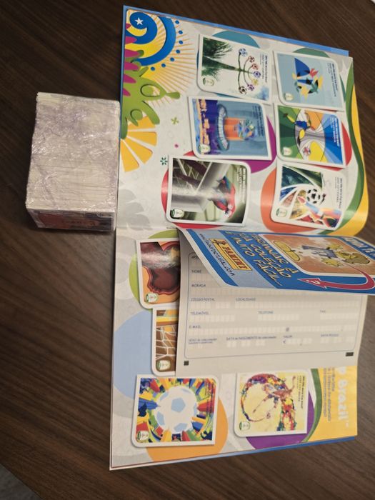 Caderneta  com todos os cromos por colar, Mundial Futebol Brasil 2014