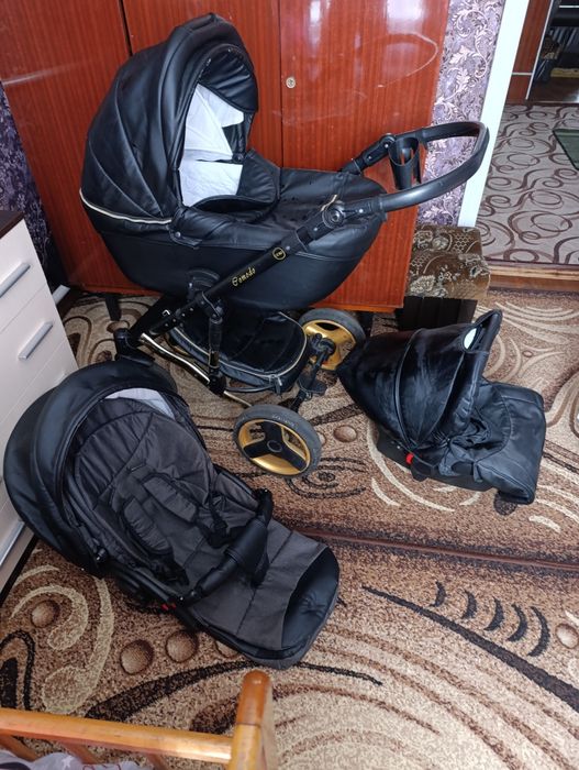 Продам дитячу коляска 3/1