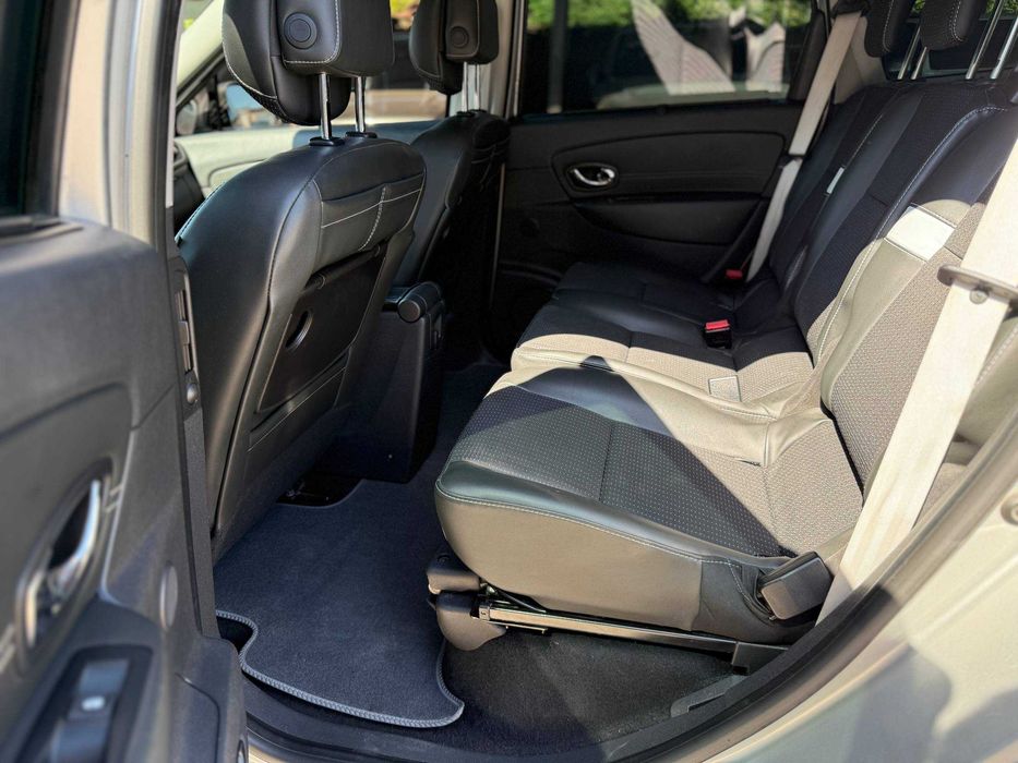 Renault Grand Scenic 2012