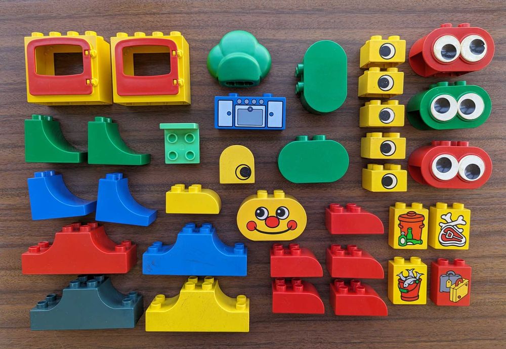 LEGO Duplo (300+ Peças)