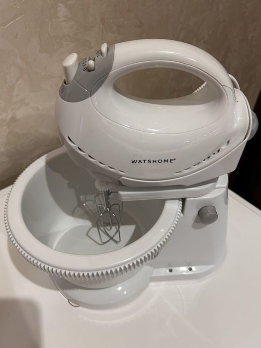 Міксер з рухомою чашою Watshome