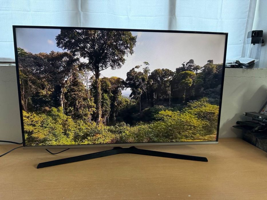 Телевізор Samsung – 40”, Full HD, без Smart TV