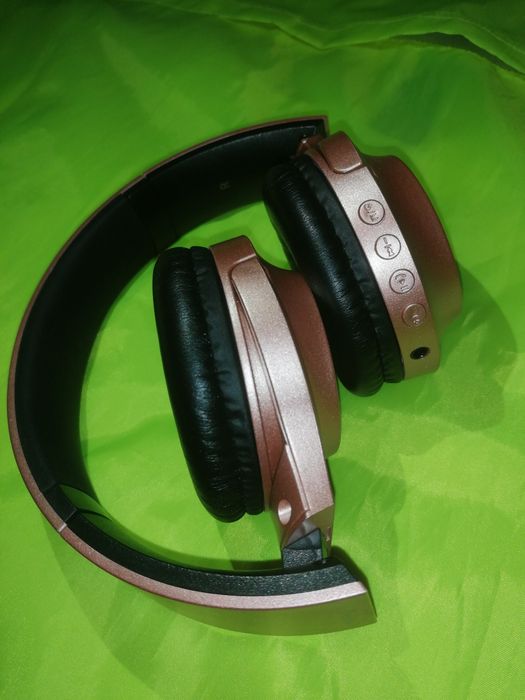 Бездротові навушники MixxAudio