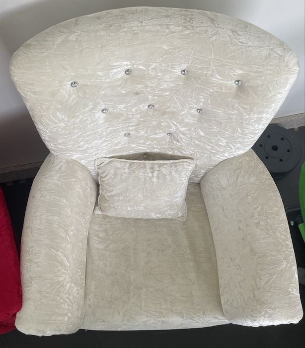 Poltronas Vermelha e Branca