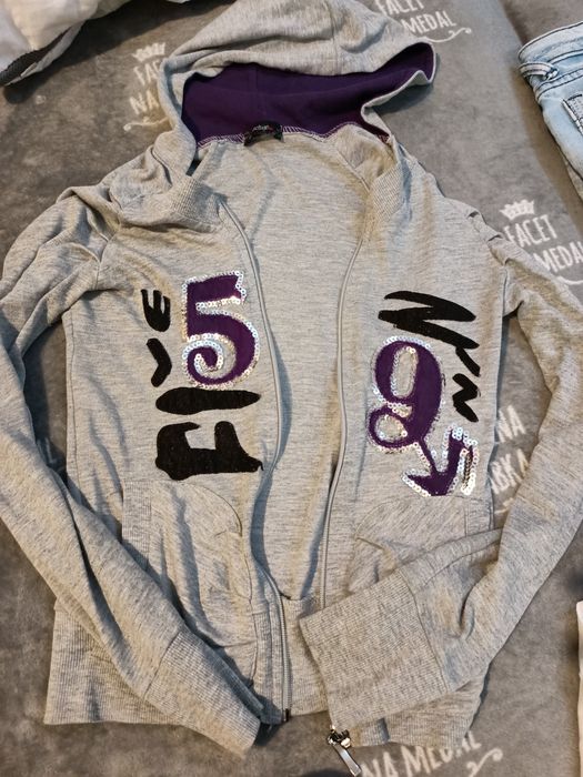 Bluza rozpinana z kapturem