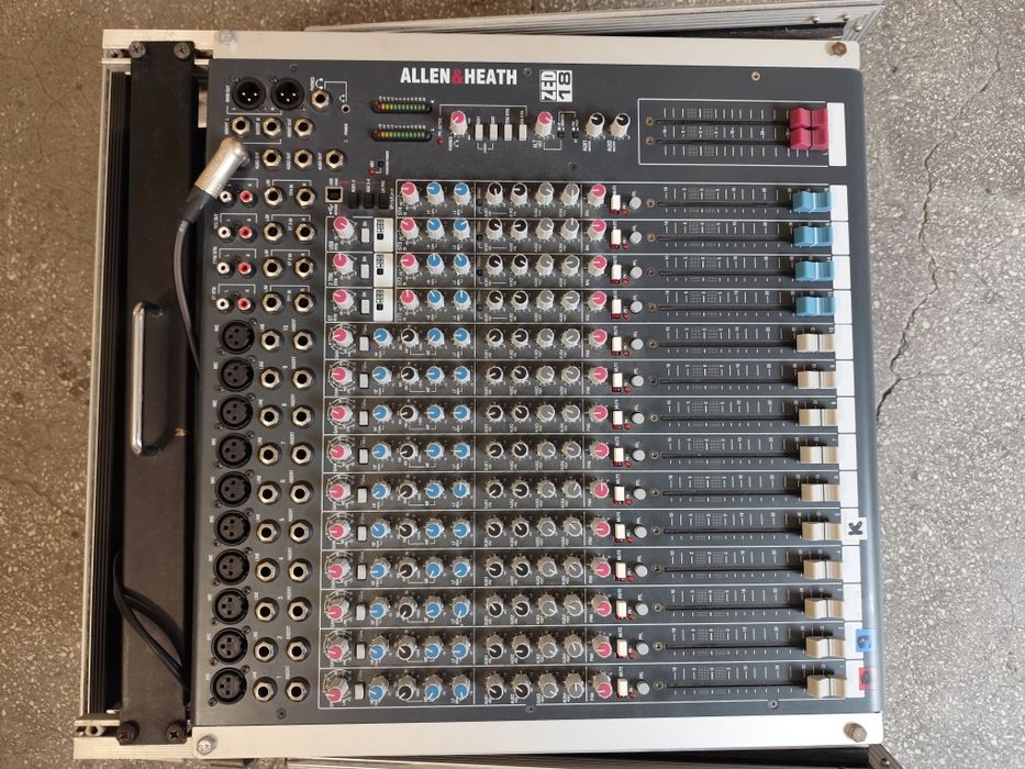 Mixer – ALLEN & HEATH ZED-14 + case