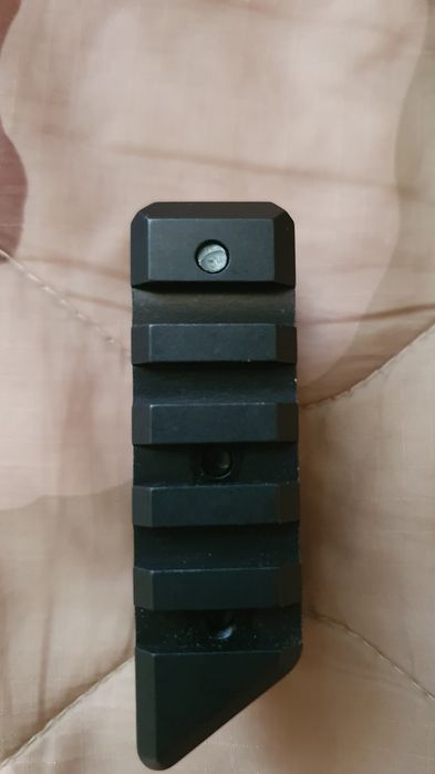 Calha Picatinny preta