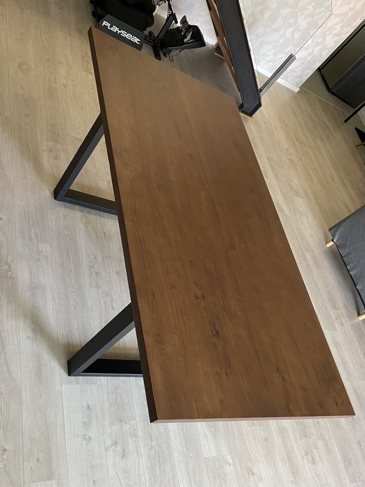 Mesa em madeira maciça - nova