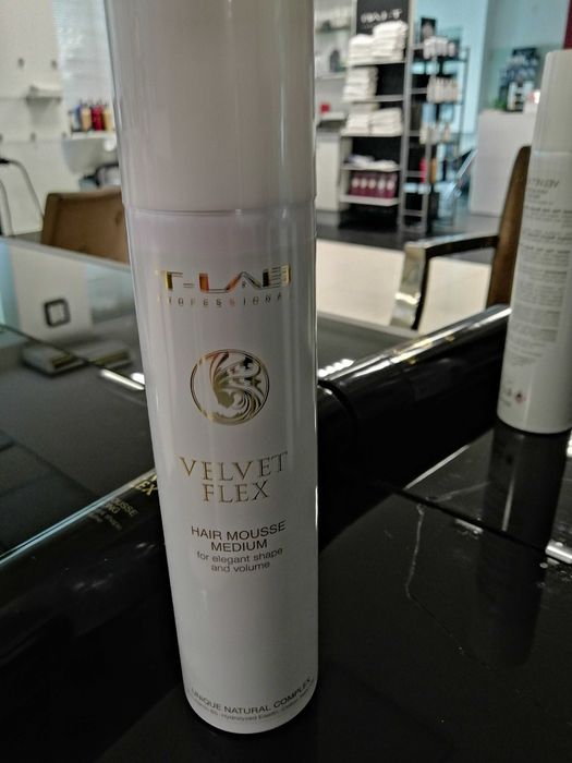 Мус середньої  і сильної фіксації для волосся 300 ml