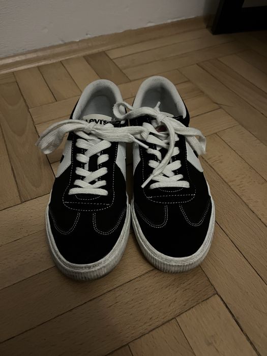 Sneakersy Levis czarne