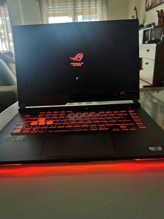ASUS ROG strix g513 1 ano utilização