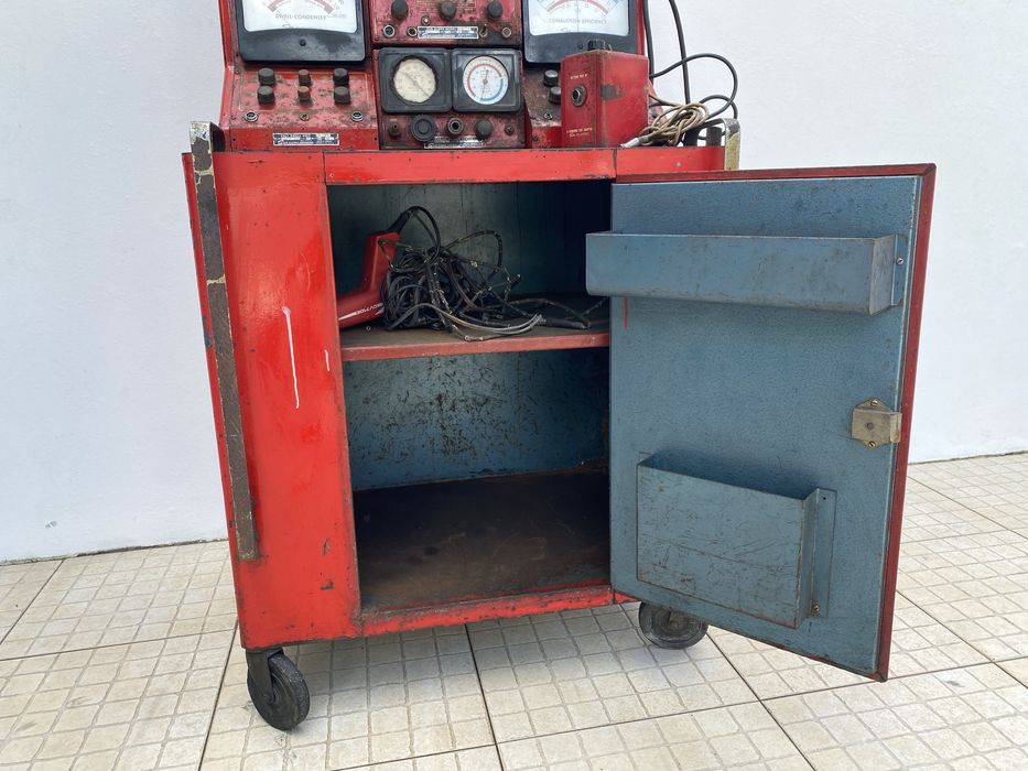Máquina de diagnóstico de motores Sun 820 Electronic Engine Tester antiga 1950s automobilia