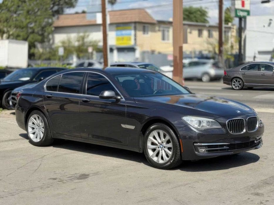 BMW 7 Series 740i      2014