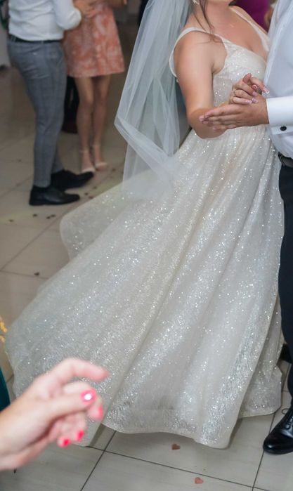 Piękna suknia ślubna