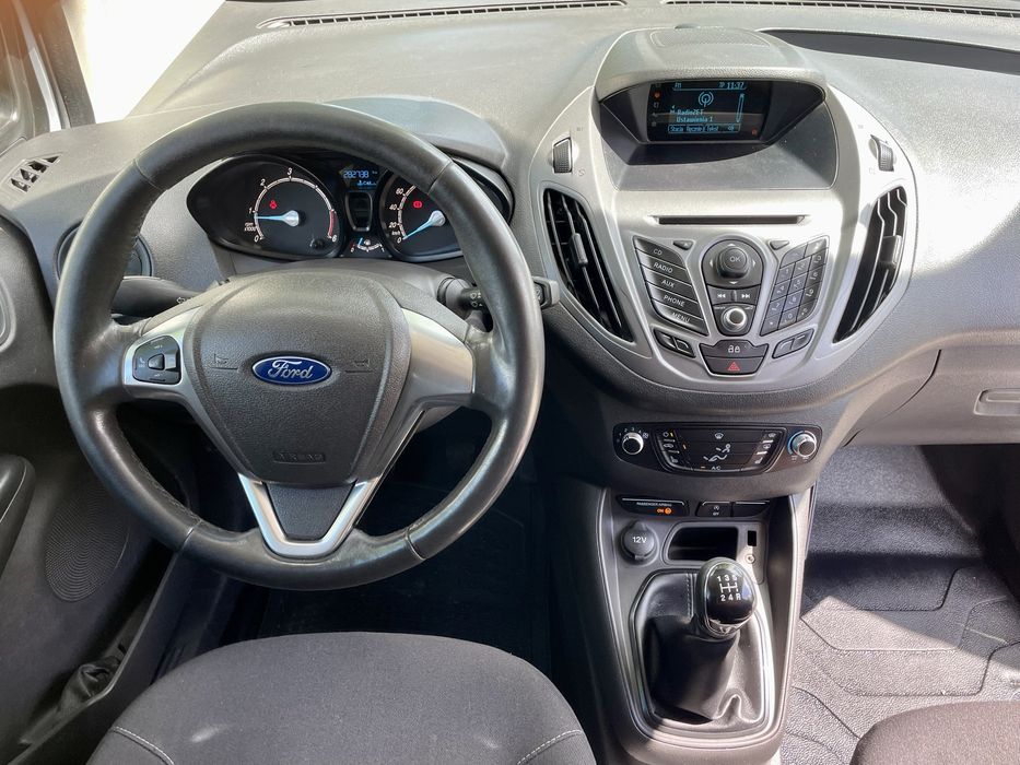 Ford Transit Courier 2014 Rok