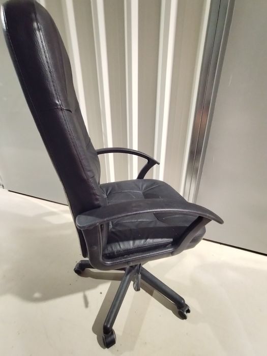 Cadeira de escritório como nova