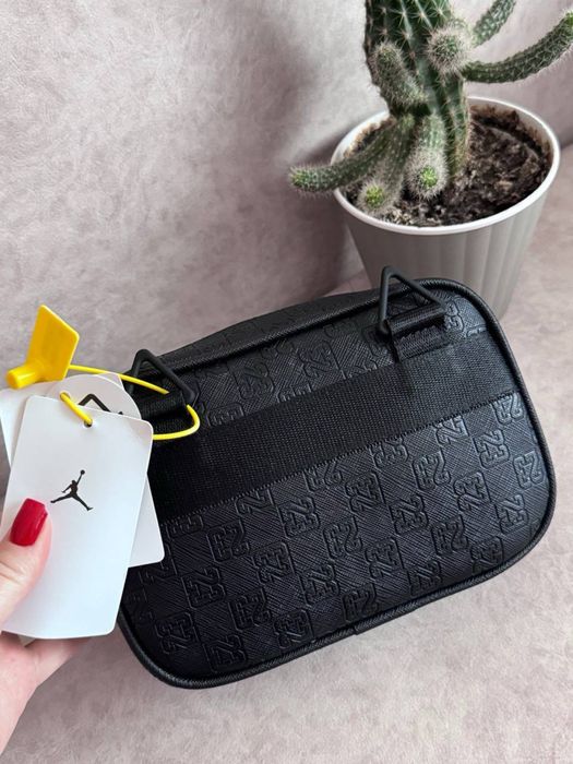 Сумка Air Jordan Monogram Crossbody | Nike, найк, джордан месенджер