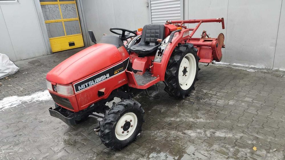 Traktorek z glebogryzarką Mitsubishi Mt 185 4x4 18 km Rewers