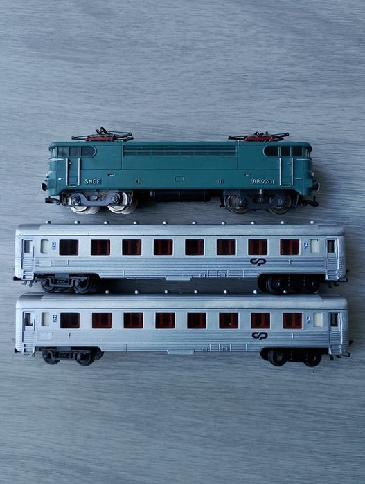 Locomotiva eléctrica SNCF BB 9201 + carruagens Inox H0 1:87