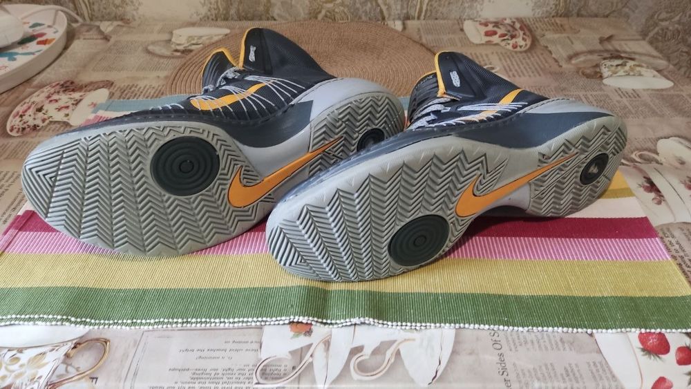 Кроссовки баскетбольные NIKE р. 45,5(29,5 см)