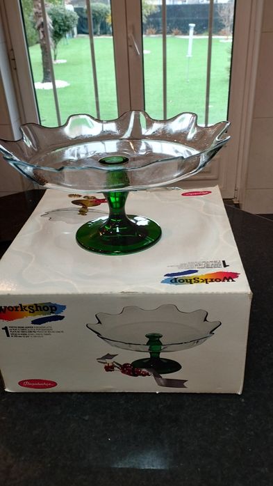 Fruteira nova em caixa