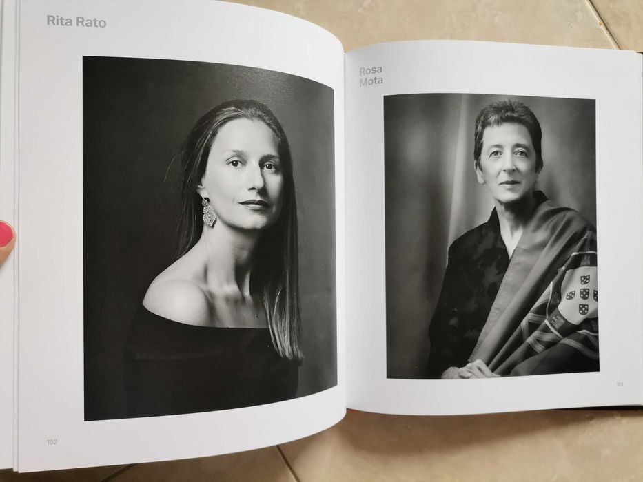 Portes Grátis - Portuguesas
Uma homenagem em 150 retratos