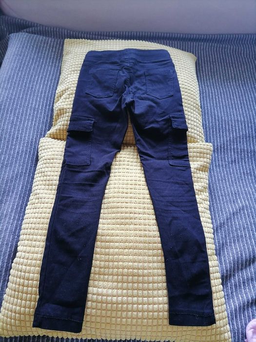 Spodnie legginsy dziewczęce czarne typu bojówki rozm 134