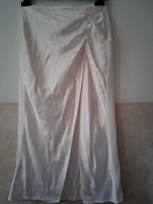 Saias Breskha,com top Pull&Bear.