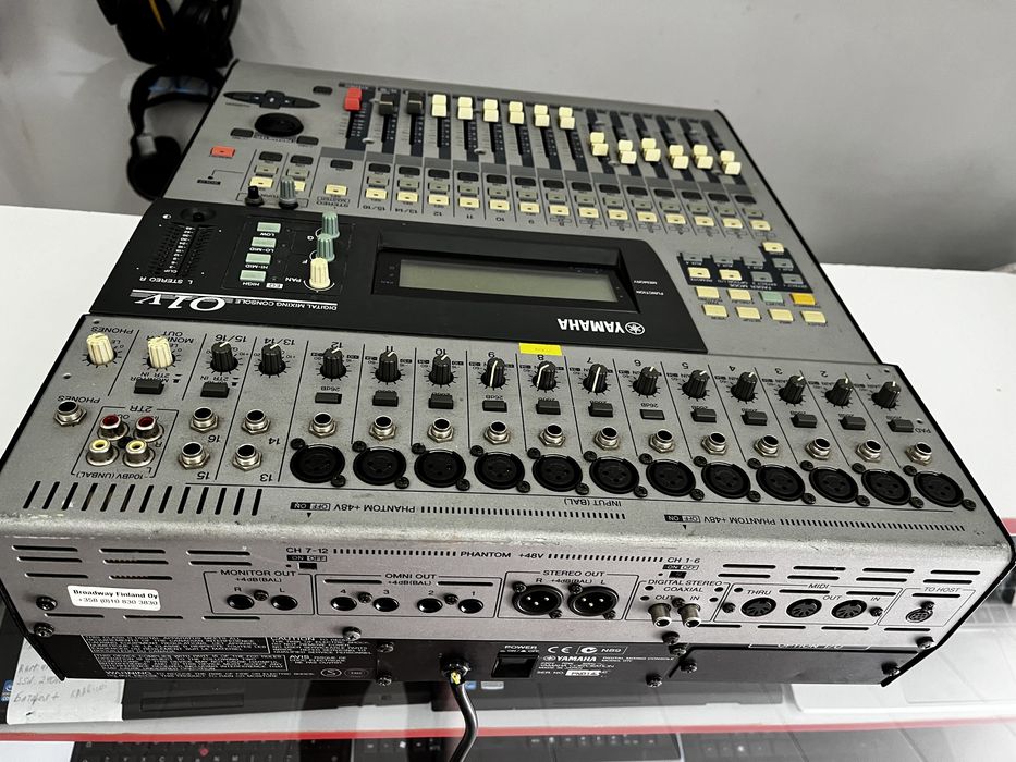 Зам Мікшерний пульт Yamaha Digital Console 01V