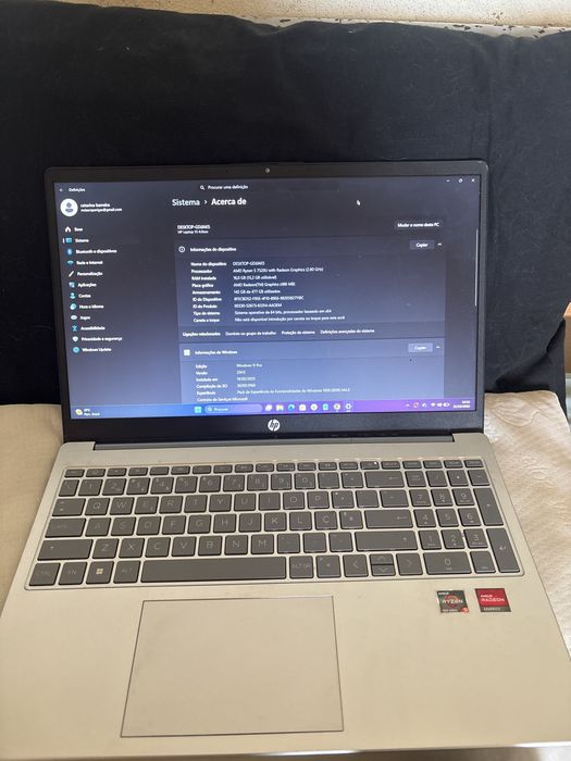 PC HP Laptop 15-fc0004np 15.6"
