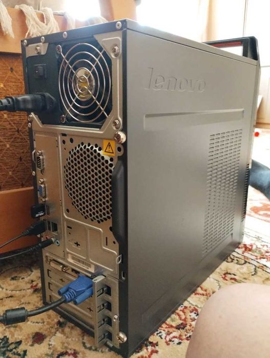 Komputer  Lenovo ThinkCentre - cały zestaw